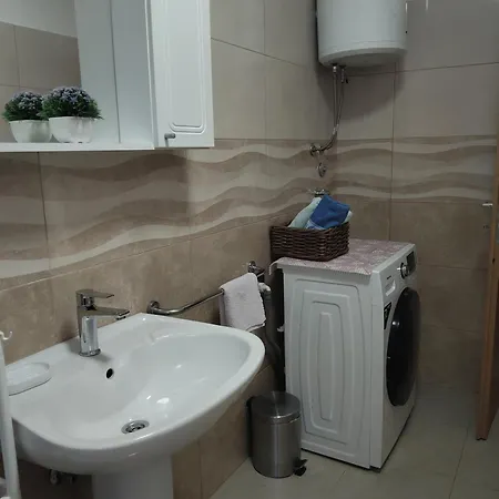 Lucija Apartman *