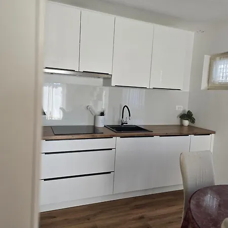 Apartman Lucija Jezera